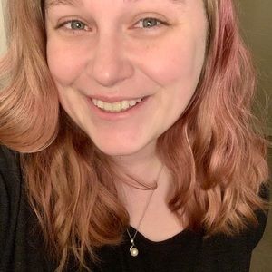 Meet your Posher, Christina